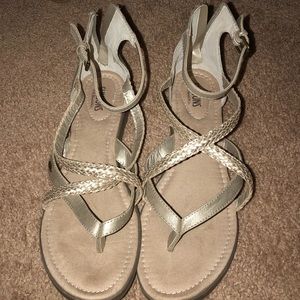 Gold/tan sandals